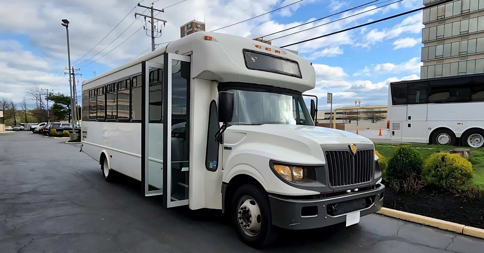 28-32 Mini Bus Shuttle